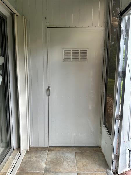 Image 17 of 18 For 66 Windsor D  D