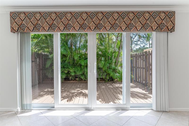 Image 13 of 42 For 801 16th Ct  11