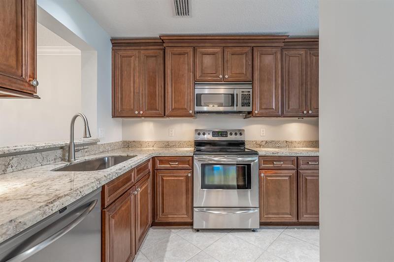 Image 17 of 42 For 801 16th Ct  11
