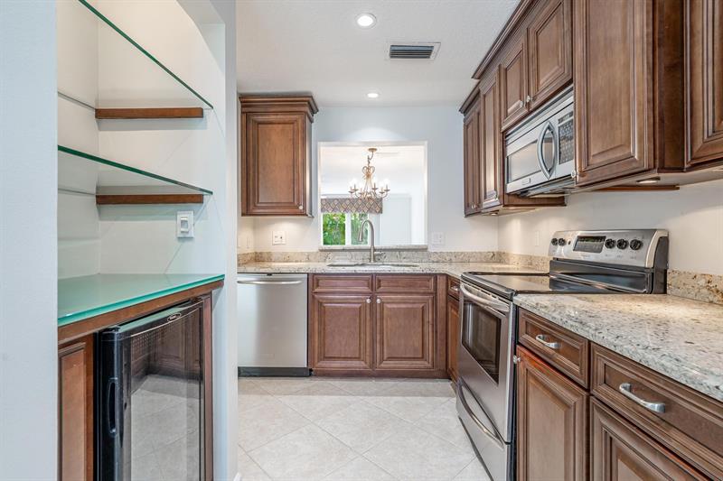 Image 19 of 42 For 801 16th Ct  11