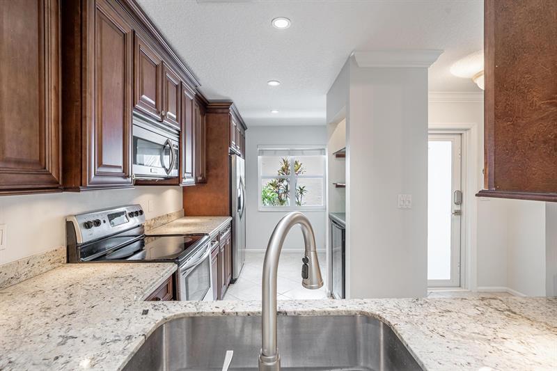 Image 20 of 42 For 801 16th Ct  11