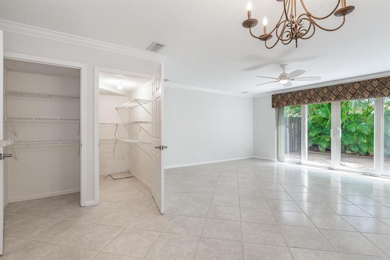 Image 23 of 42 For 801 16th Ct  11