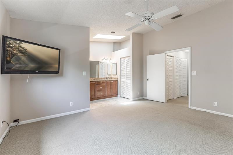 Image 26 of 42 For 801 16th Ct  11