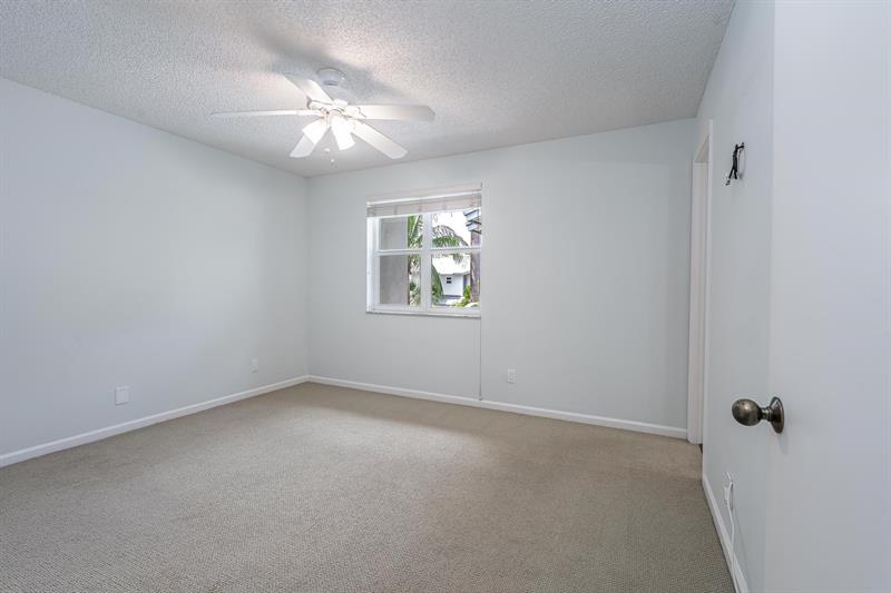 Image 34 of 42 For 801 16th Ct  11