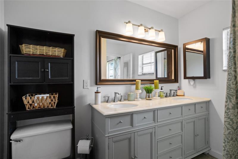 Image 10 of 23 For 8211 13th Ct