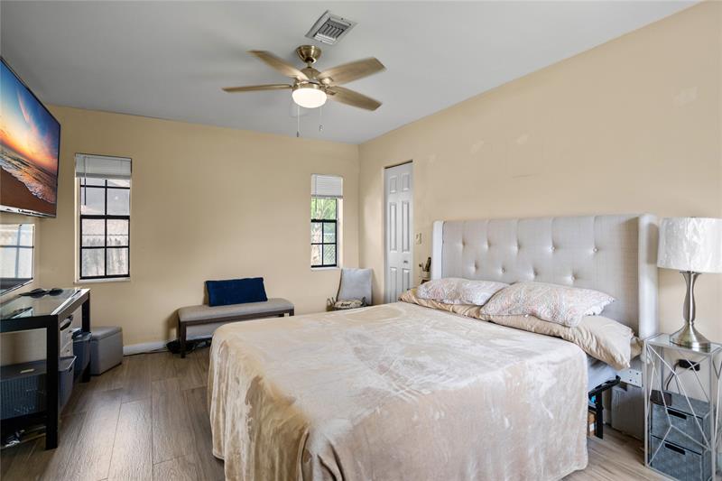 Image 12 of 23 For 8211 13th Ct