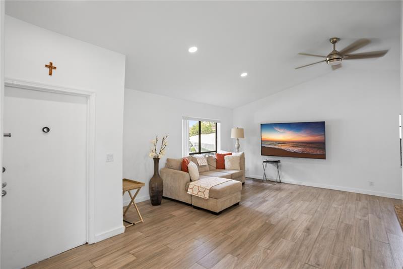 Image 14 of 23 For 8211 13th Ct