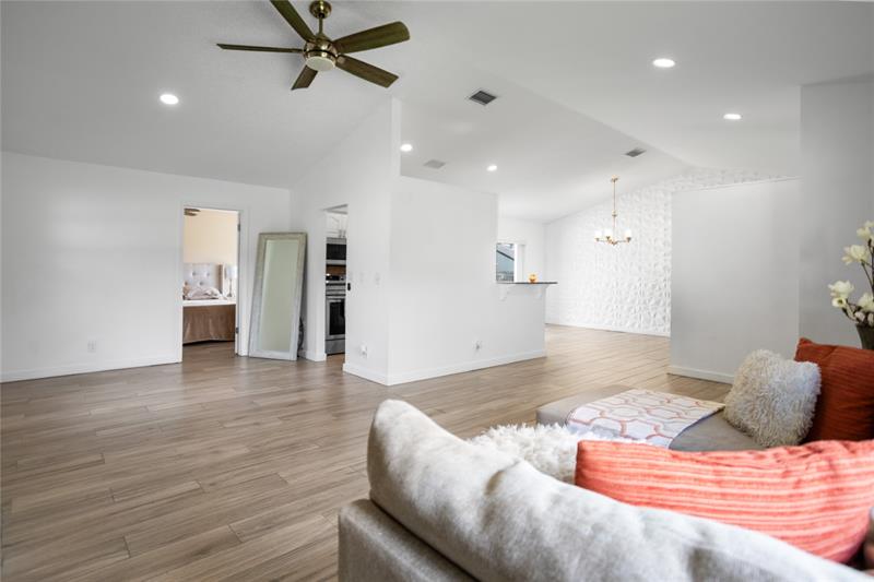 Image 18 of 23 For 8211 13th Ct