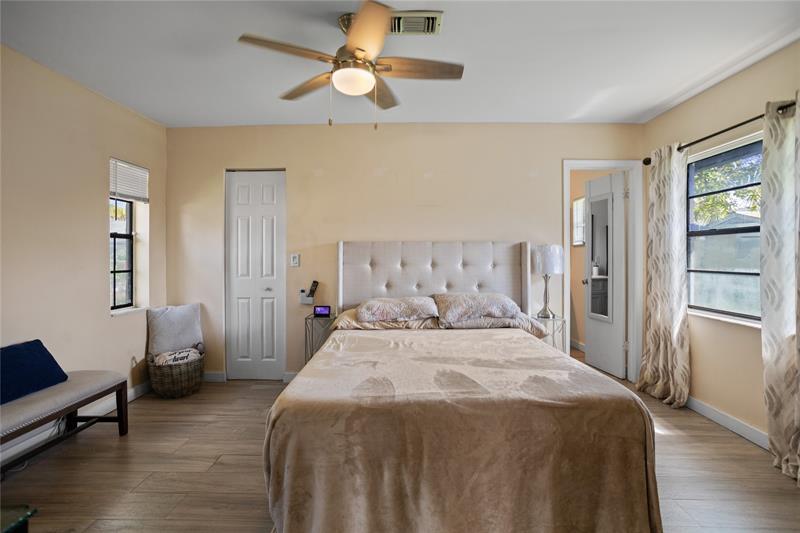 Image 8 of 23 For 8211 13th Ct