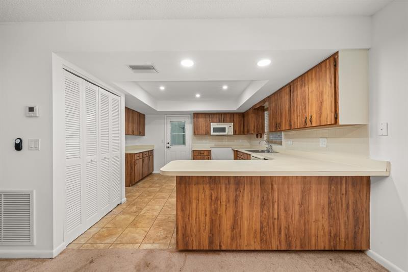 Image 12 of 37 For 5223 Placid Lakes Blvd