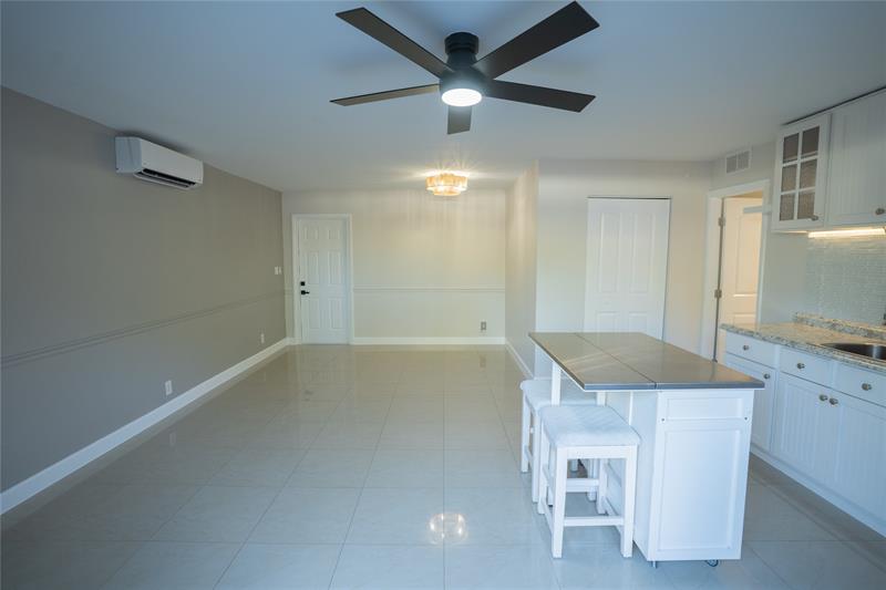 Image 21 of 41 For 5480 1st Ave  Side