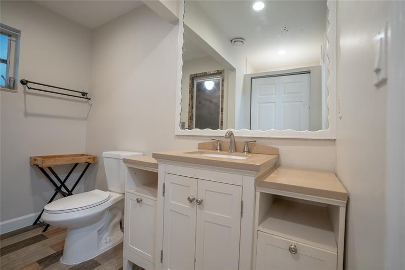 Image 31 of 41 For 5480 1st Ave  Side