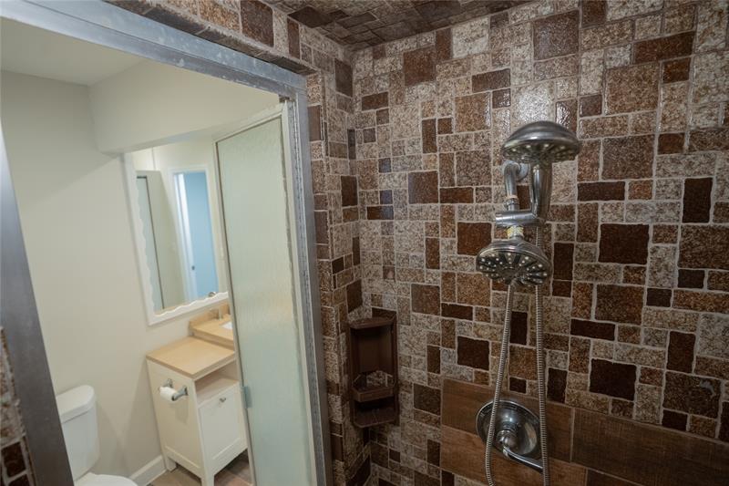 Image 34 of 41 For 5480 1st Ave  Side