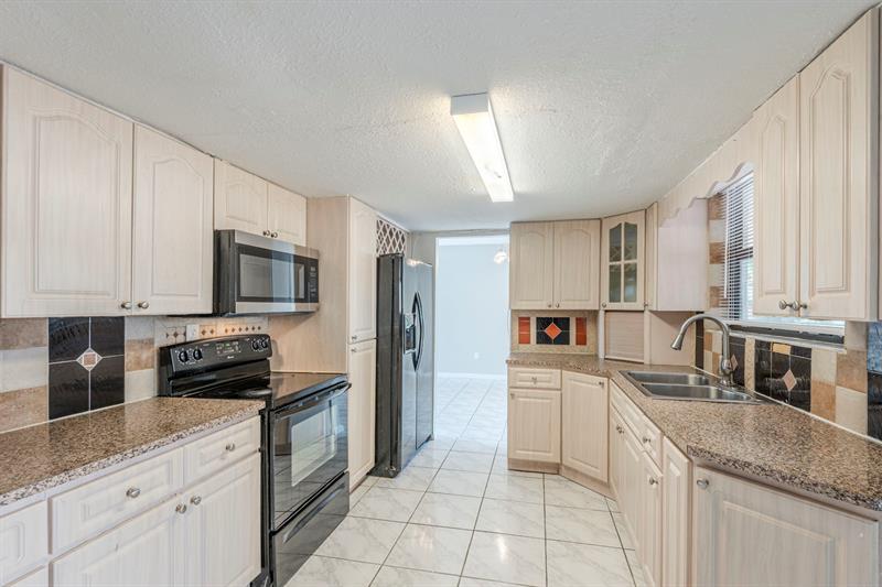 Image 17 of 44 For 3416 116th Pl