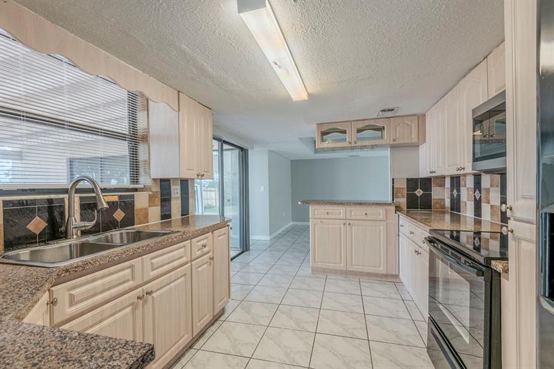 Image 18 of 44 For 3416 116th Pl
