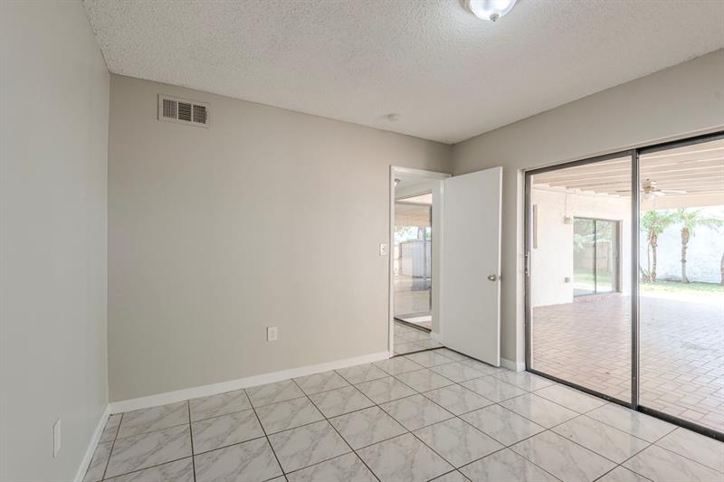 Image 21 of 44 For 3416 116th Pl