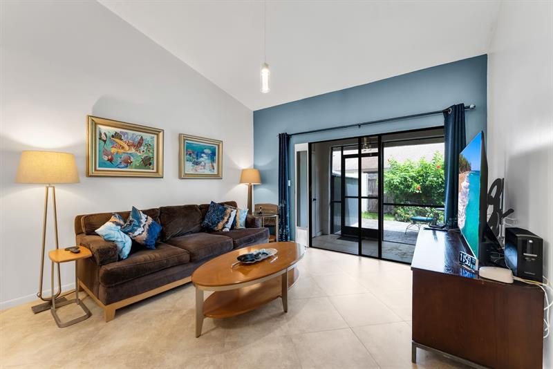 Image 11 of 27 For 3086 Oakland Forest Dr  1203