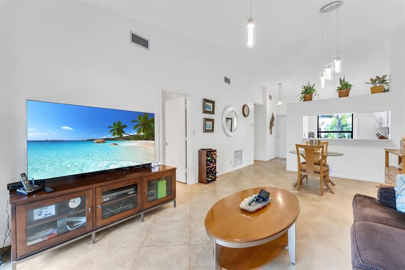 Image 12 of 27 For 3086 Oakland Forest Dr  1203