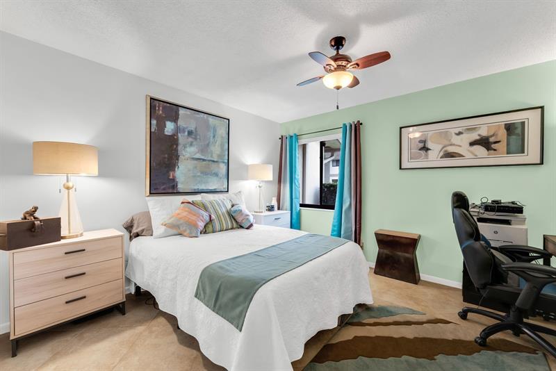 Image 23 of 27 For 3086 Oakland Forest Dr  1203