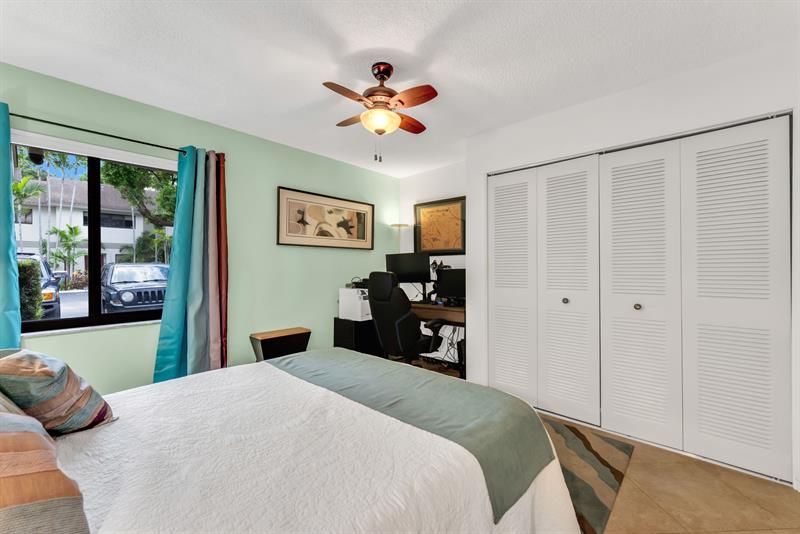 Image 24 of 27 For 3086 Oakland Forest Dr  1203