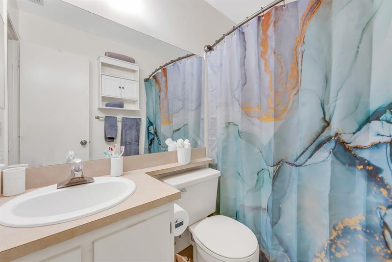 Image 25 of 27 For 3086 Oakland Forest Dr  1203