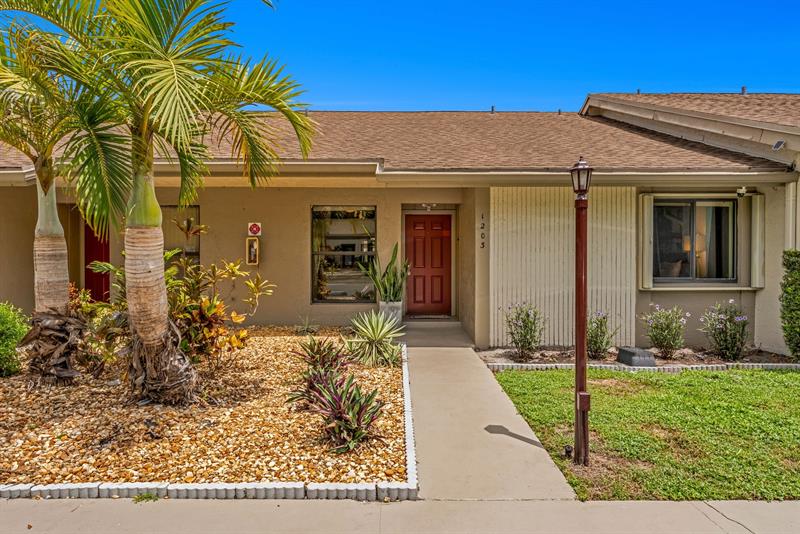 Image 4 of 27 For 3086 Oakland Forest Dr  1203