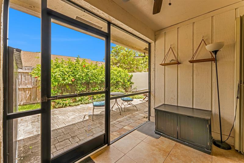 Image 8 of 27 For 3086 Oakland Forest Dr  1203