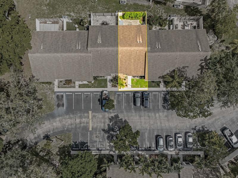 Image 9 of 27 For 3086 Oakland Forest Dr  1203