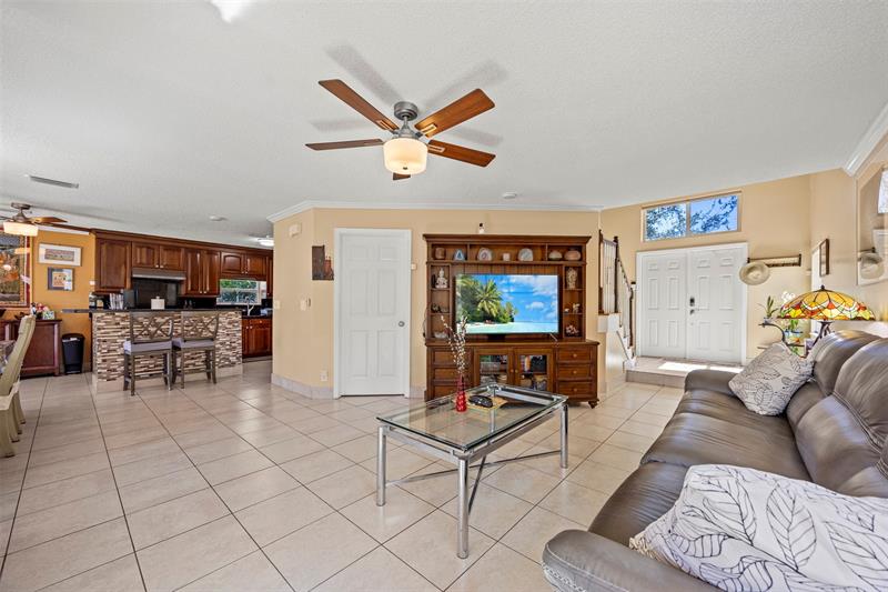 Image 10 of 44 For 4813 14th Dr