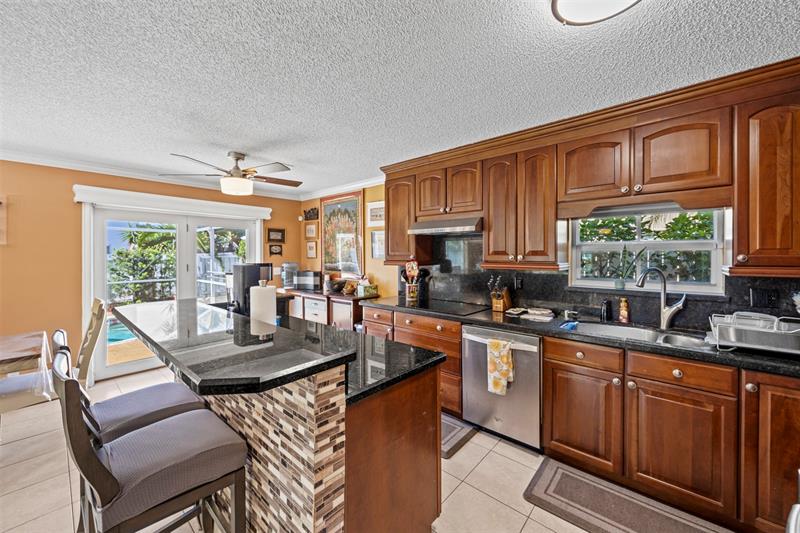 Image 15 of 44 For 4813 14th Dr