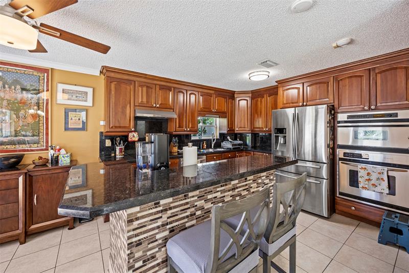 Image 19 of 44 For 4813 14th Dr