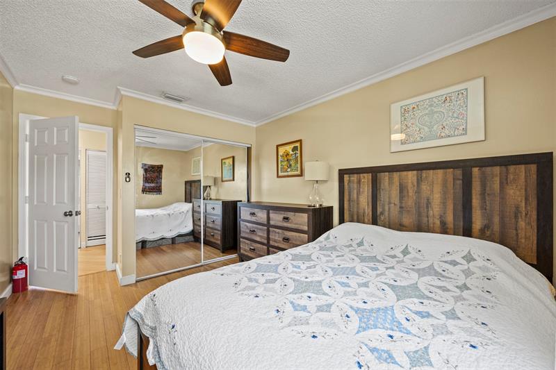 Image 22 of 44 For 4813 14th Dr