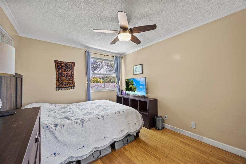 Image 24 of 44 For 4813 14th Dr