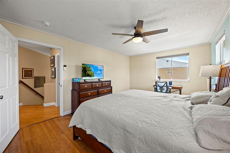 Image 29 of 44 For 4813 14th Dr