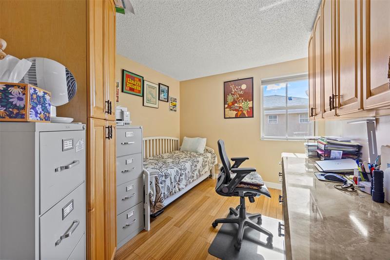 Image 31 of 44 For 4813 14th Dr