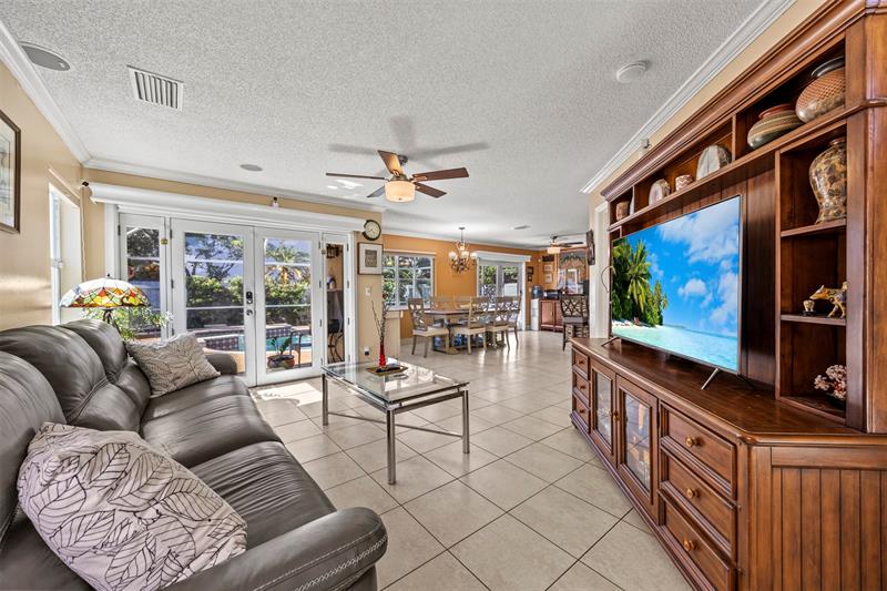 Image 8 of 44 For 4813 14th Dr
