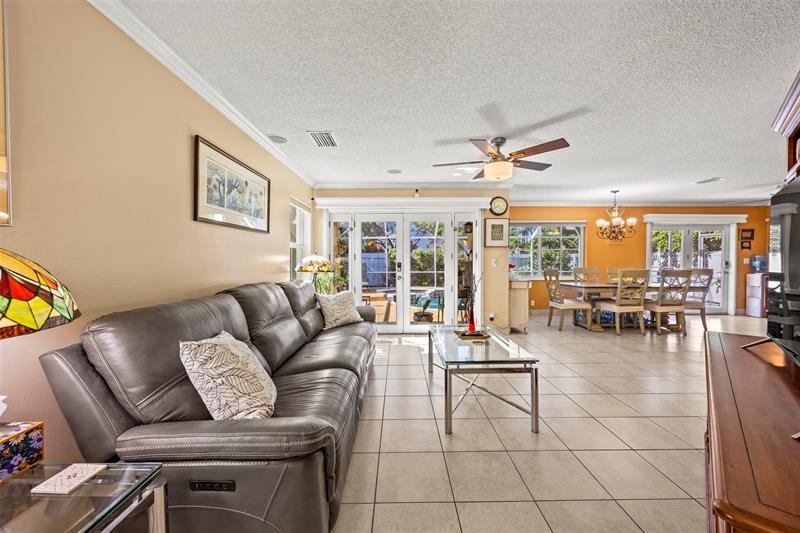 Image 9 of 44 For 4813 14th Dr