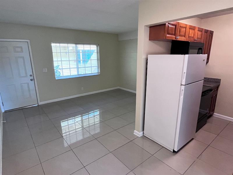 Image 21 of 24 For 432 20th St  5