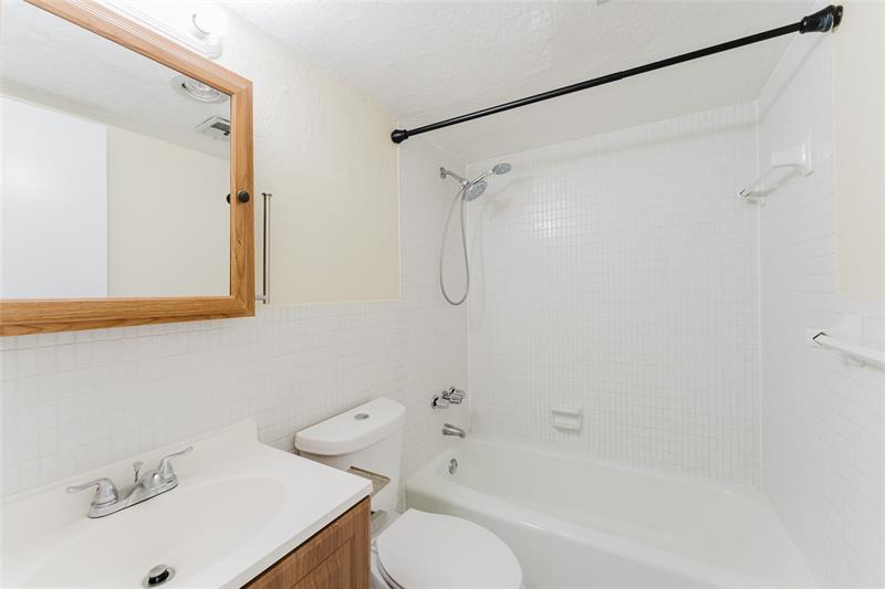 Image 4 of 24 For 432 20th St  5
