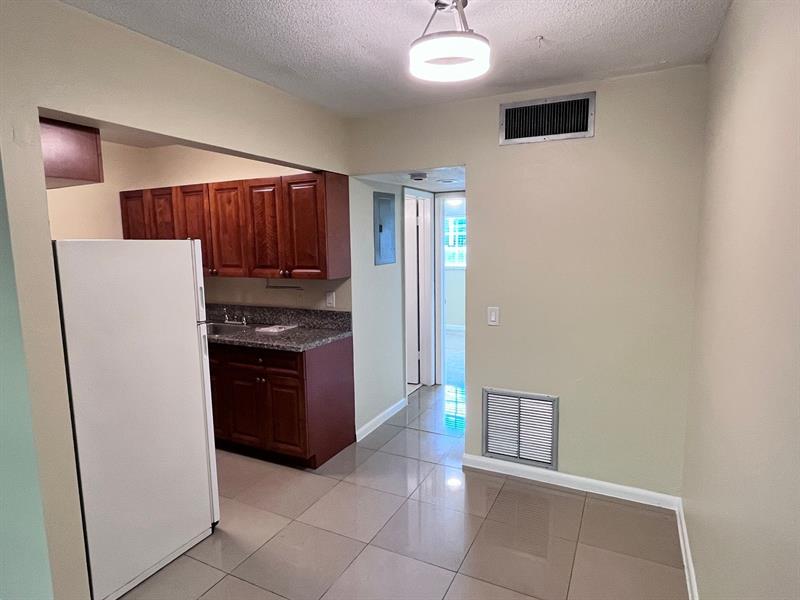 Image 7 of 24 For 432 20th St  5