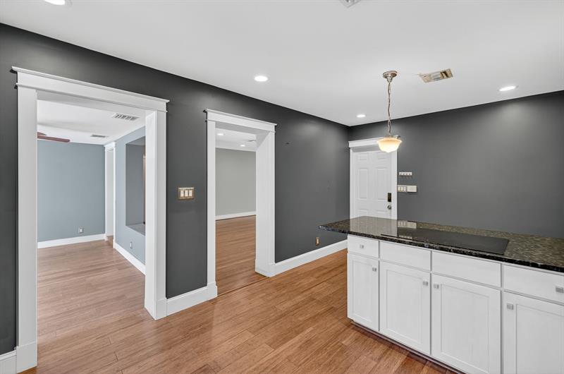 Image 16 of 49 For 111 16th Ct  