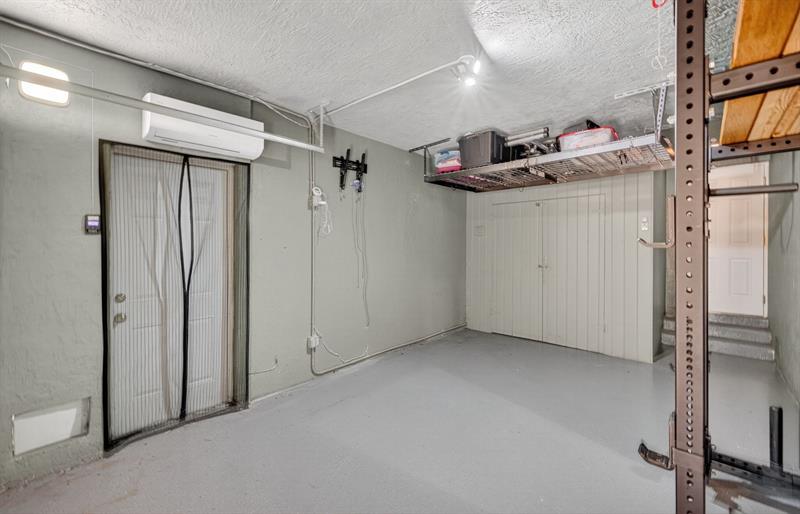 Image 40 of 49 For 111 16th Ct  