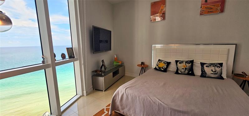 Image 13 of 22 For 15901 Collins Ave  2104