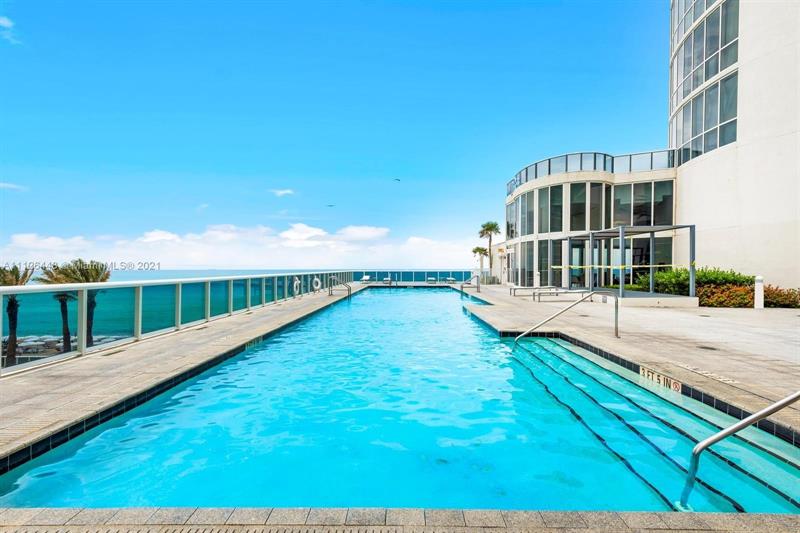 Image 17 of 22 For 15901 Collins Ave  2104
