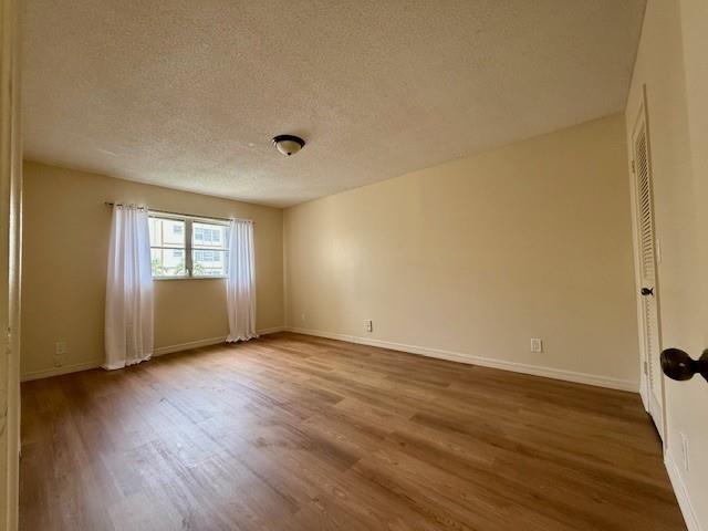 Image 4 of 9 For 4042 19th St  202