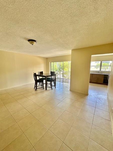 Image 6 of 9 For 4042 19th St  202