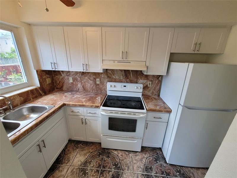 Image 4 of 13 For 8451 4th Ave  8451