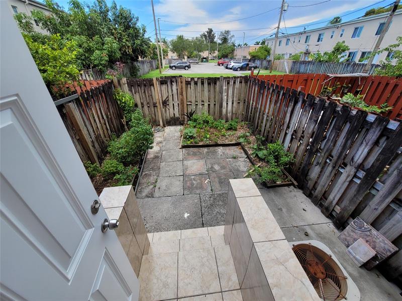 Image 8 of 13 For 8451 4th Ave  8451