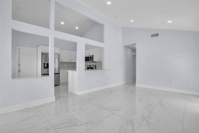 Details for 8389 Rural Ln, Boca Raton, FL 33433