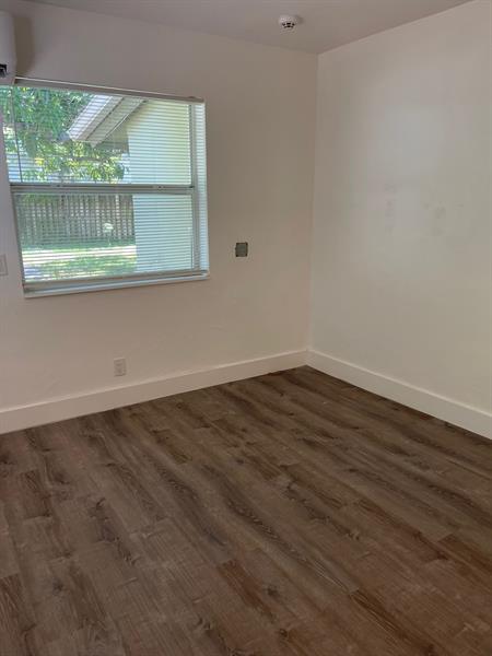 Image 11 of 17 For 828 16th Ave